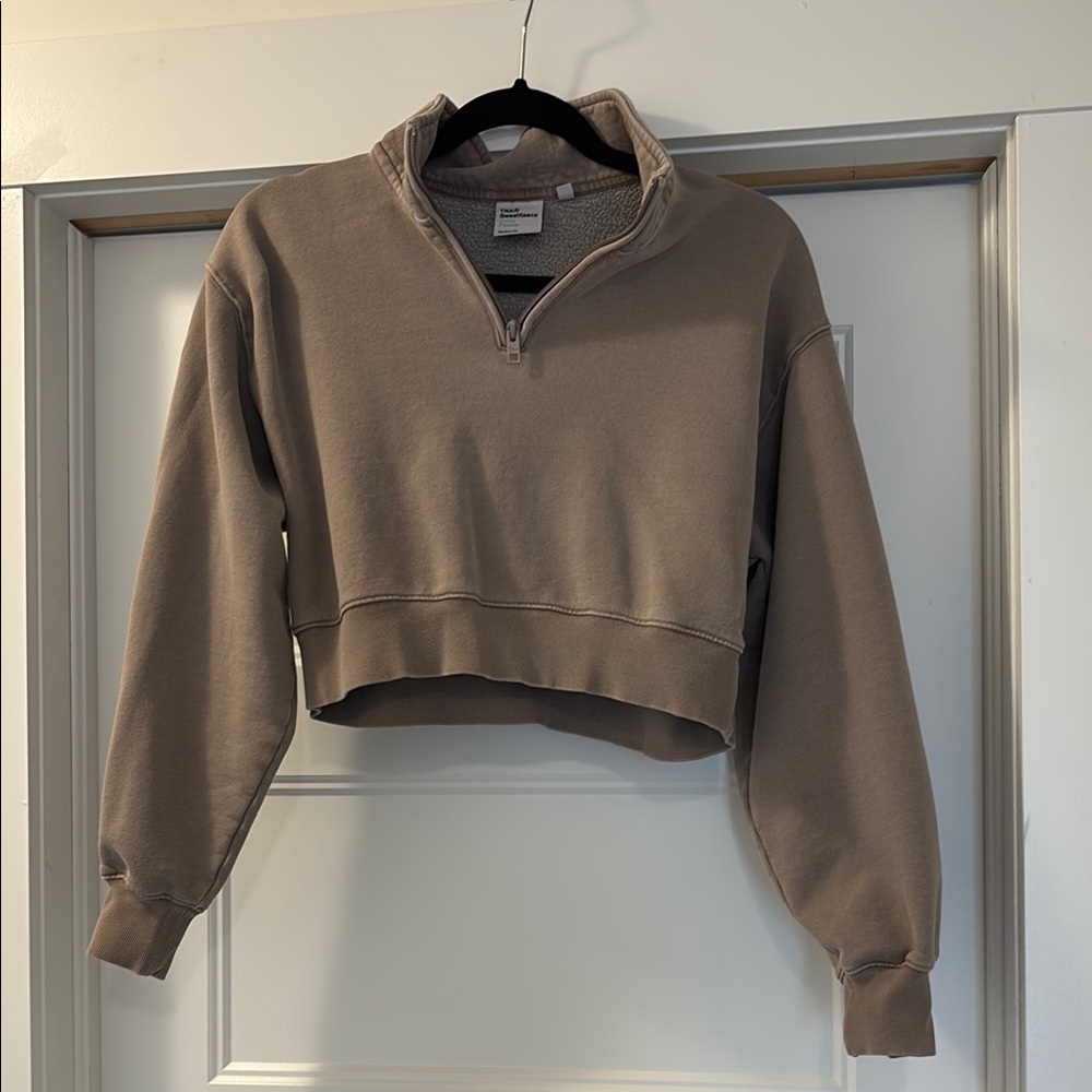 TNA Cropped Quarter-Zip Sweatshirt in Taupe